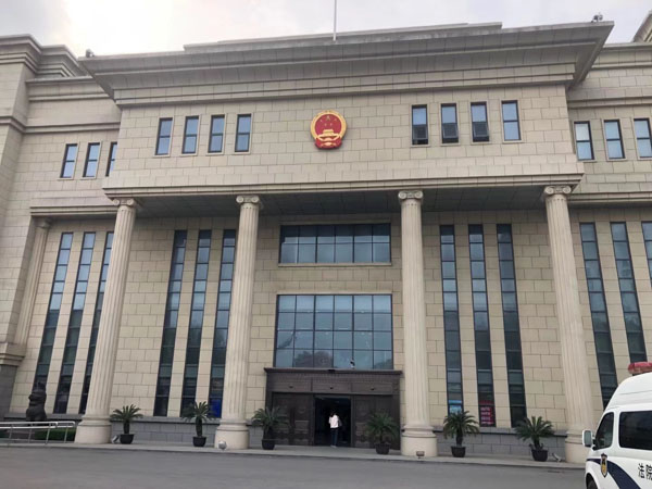 利用職務之便索取費用不征稅款的行為如何定性？深圳刑事辯護律師告訴您