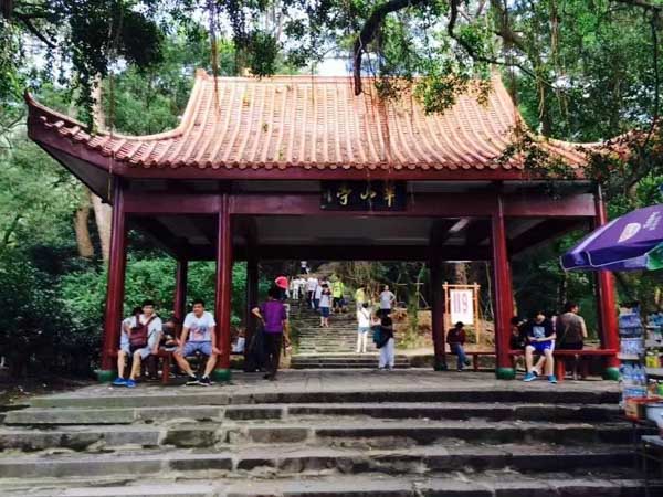 深圳知名刑事律師來講講利用內幕信息交易要承擔的后果