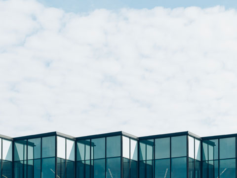 深圳龍華觀瀾律師事務所談鄰居好心爬窗開門不慎墜亡